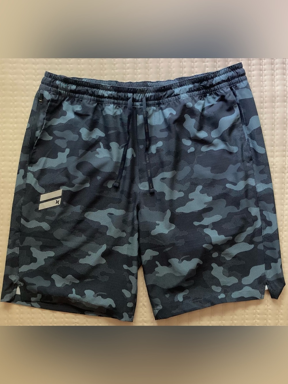 Hurley Athletic Shorts Men’s Large Blue Camo 9” Gym Activewear Pockets
